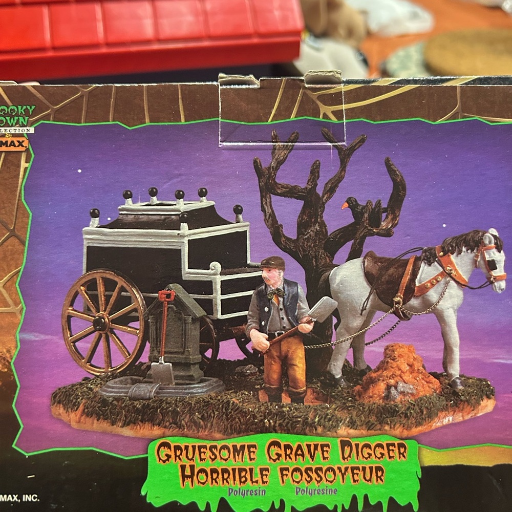 Lemax Spookytown Gruesome Grave Digger with Horse and Cart. NIP. Retired.